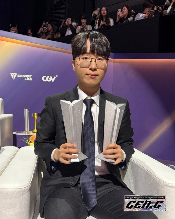 GEN官方晒颁奖返图:闪耀LCK Awards